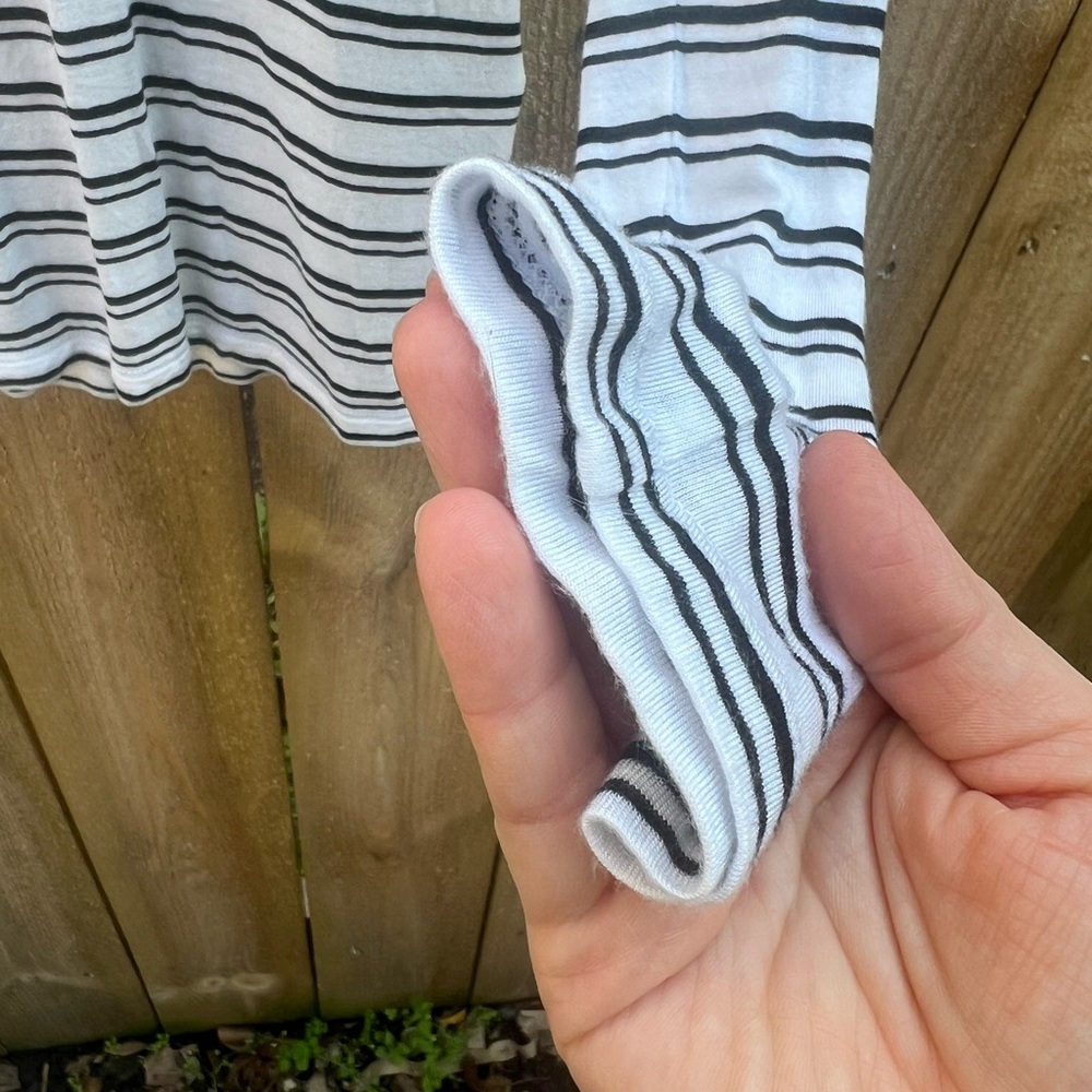 Banana Republic striped black and white long sleeve tee‎ tshirt - Picture 5 of 6
